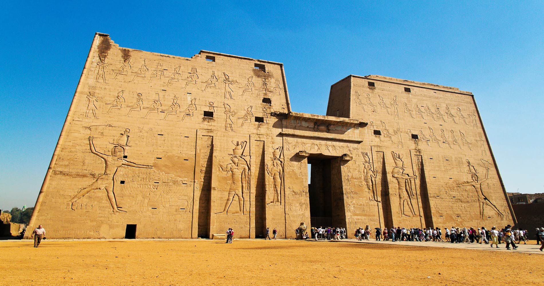 Day Tour To Kom Ombu And Edfu Templs