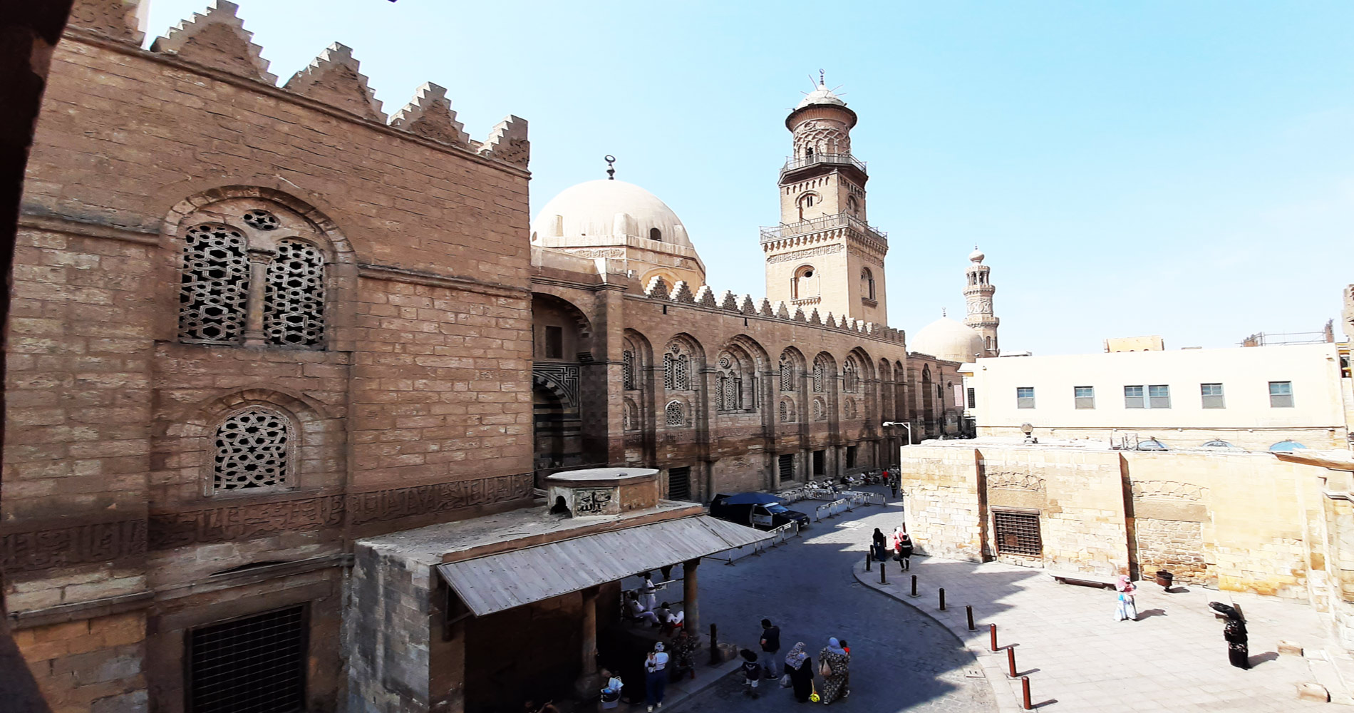 Tour To El-Moez Street and Khan El-khalili Market with El-Fishawy Cafe 