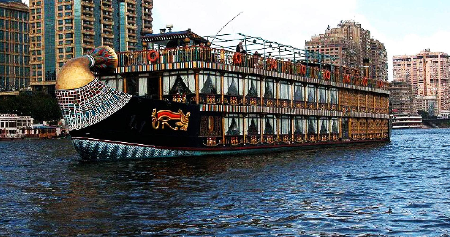 Dinner Cruise with Egyptian Folklore Show